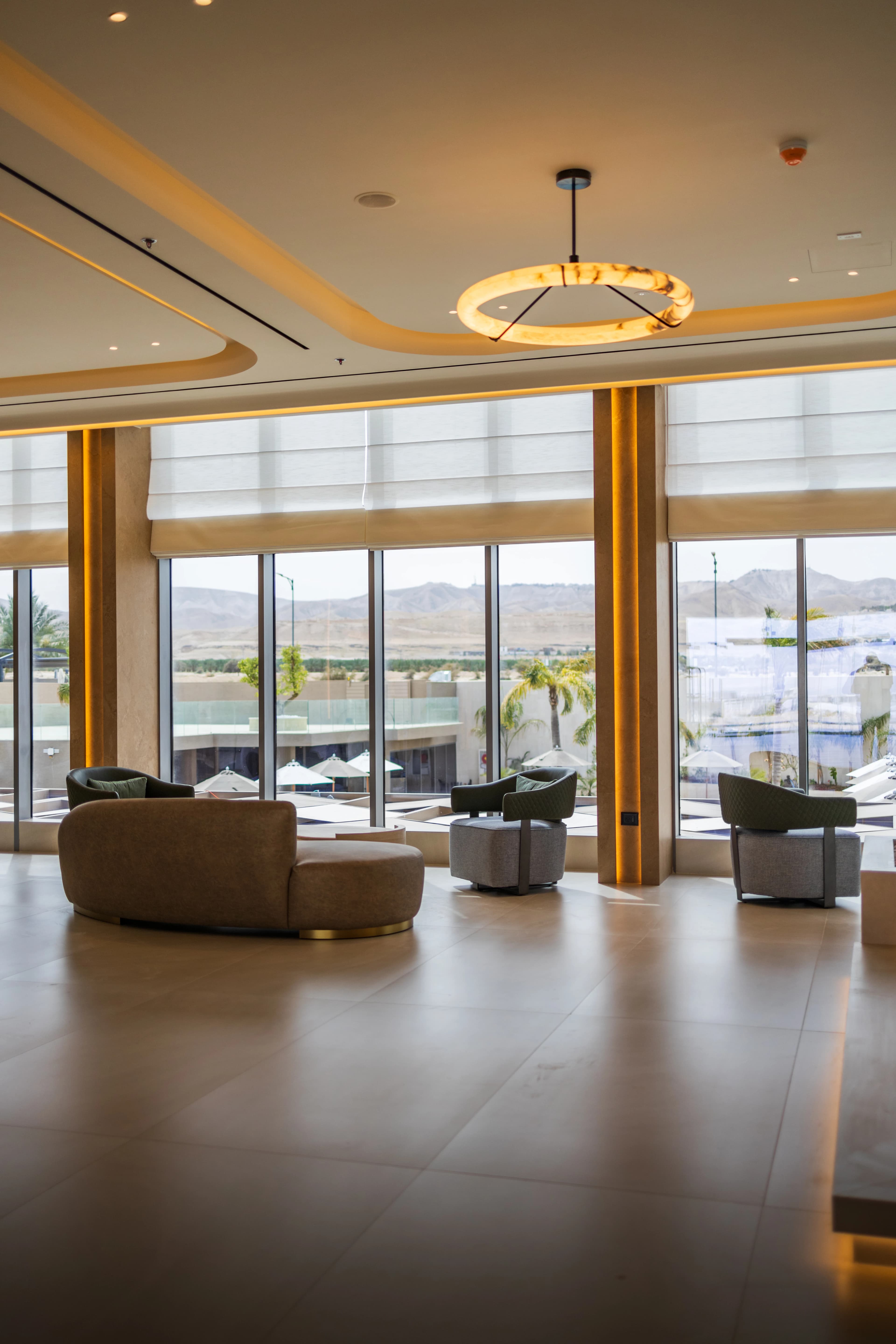 Mountain view lounge